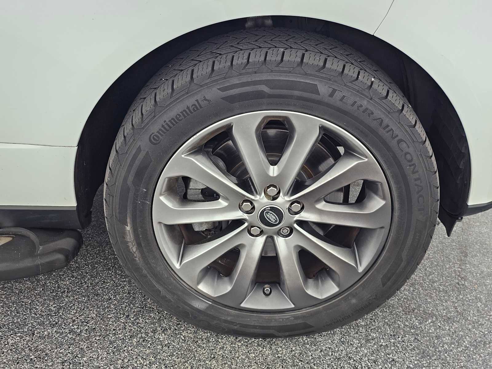 Used 2015 Land Rover Range Rover image 9