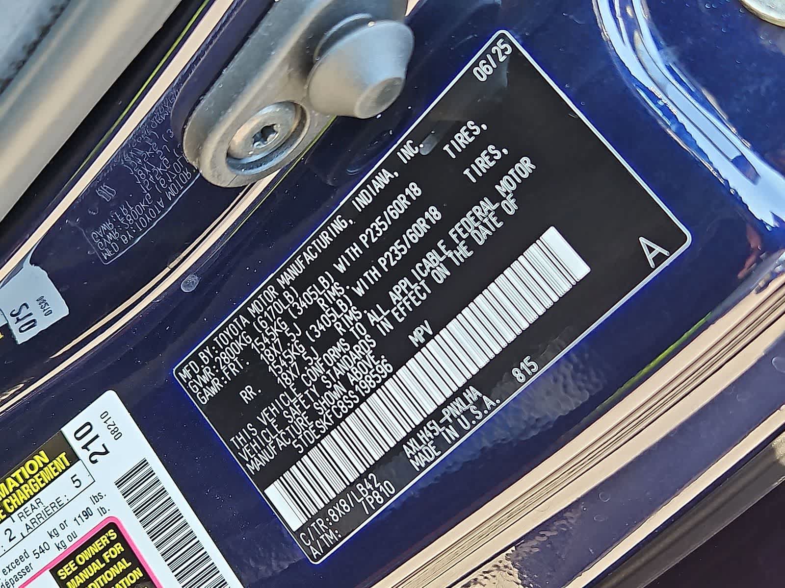 Used 2025 Toyota Sienna Platinum AWD/4WD image 39