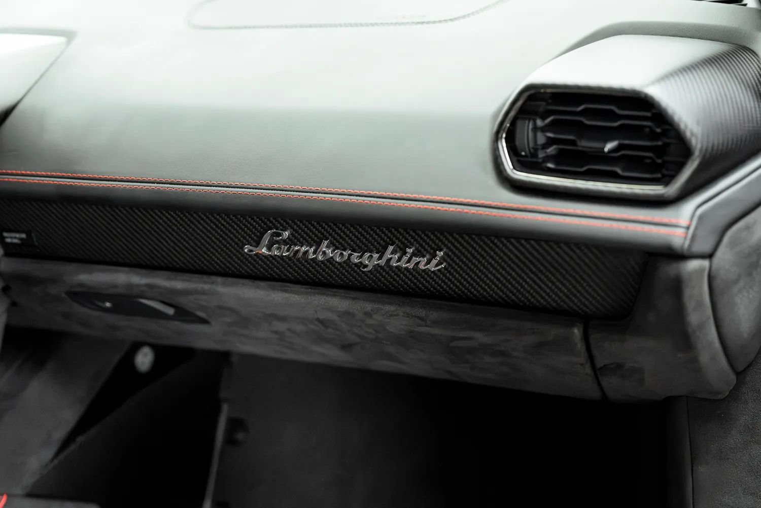 Used 2024 Lamborghini Huracan Sterrato AWD/4WD image 39