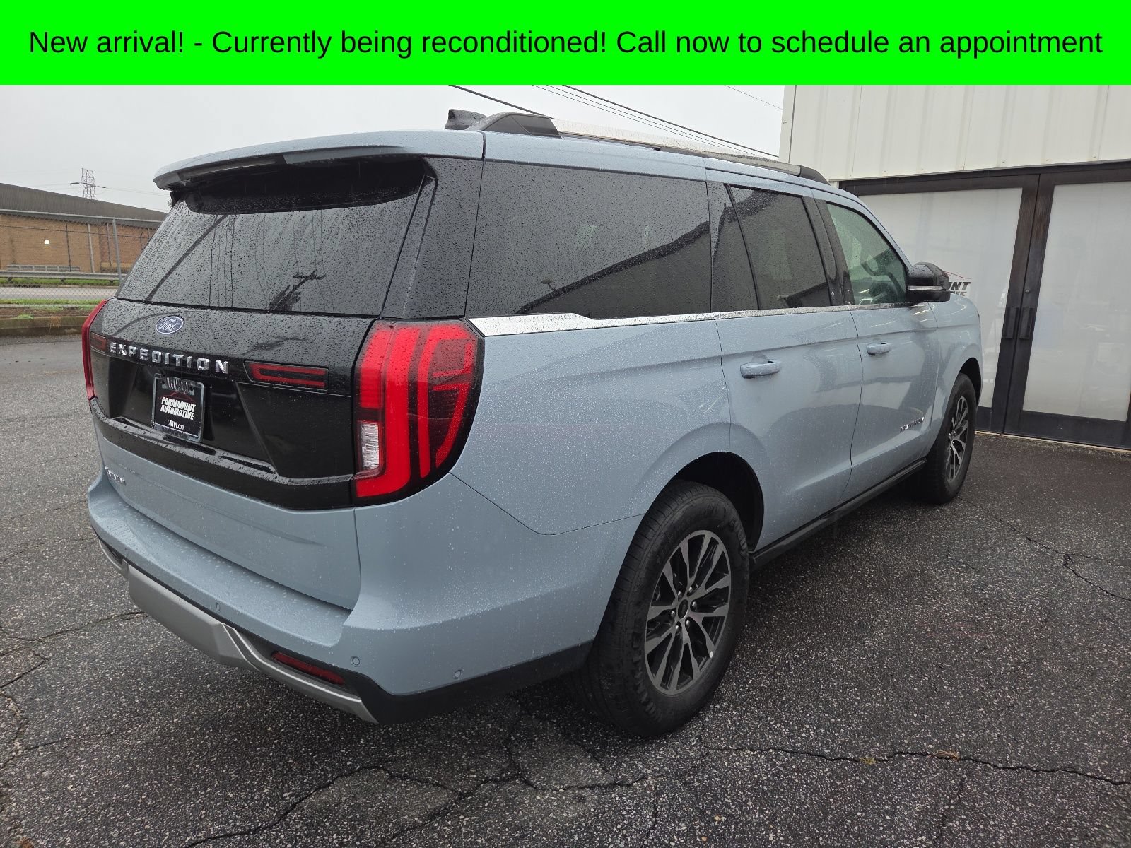 Used 2025 Ford Expedition Platinum AWD/4WD image 3