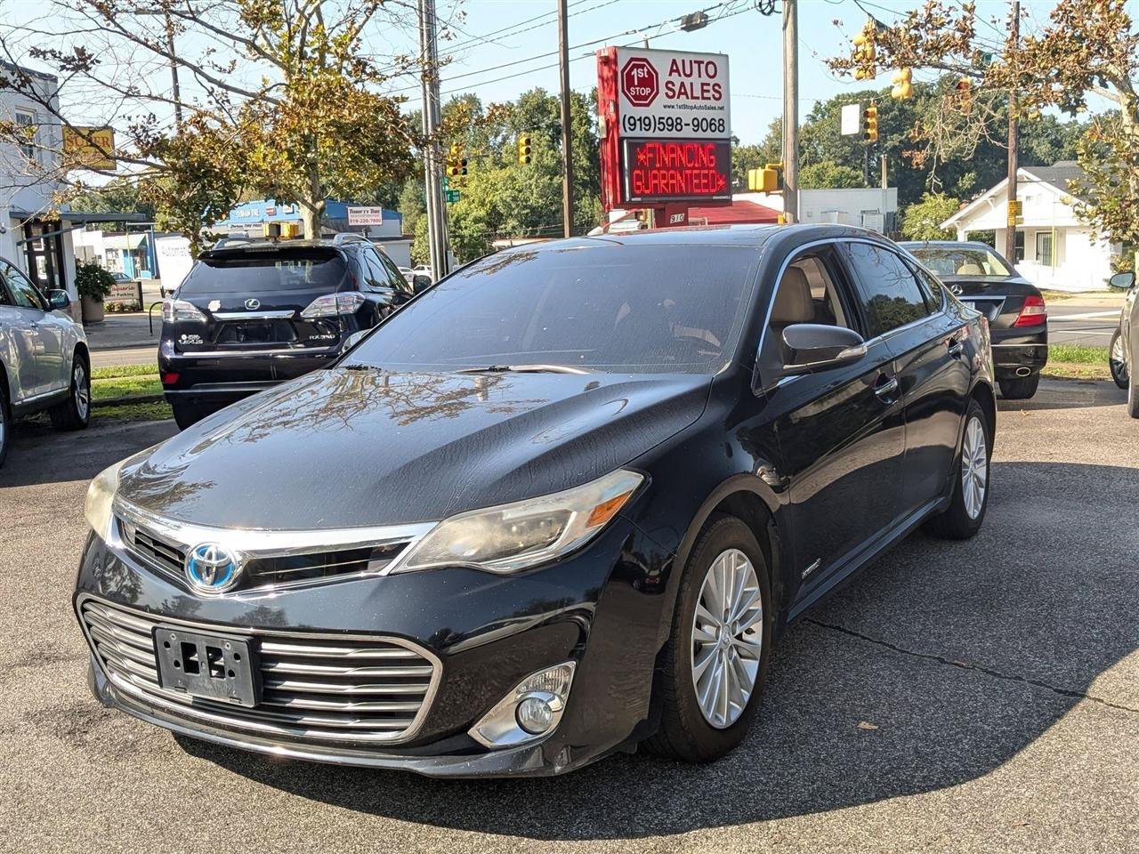 Used 2013 Toyota Avalon XLE Touring FWD image 4