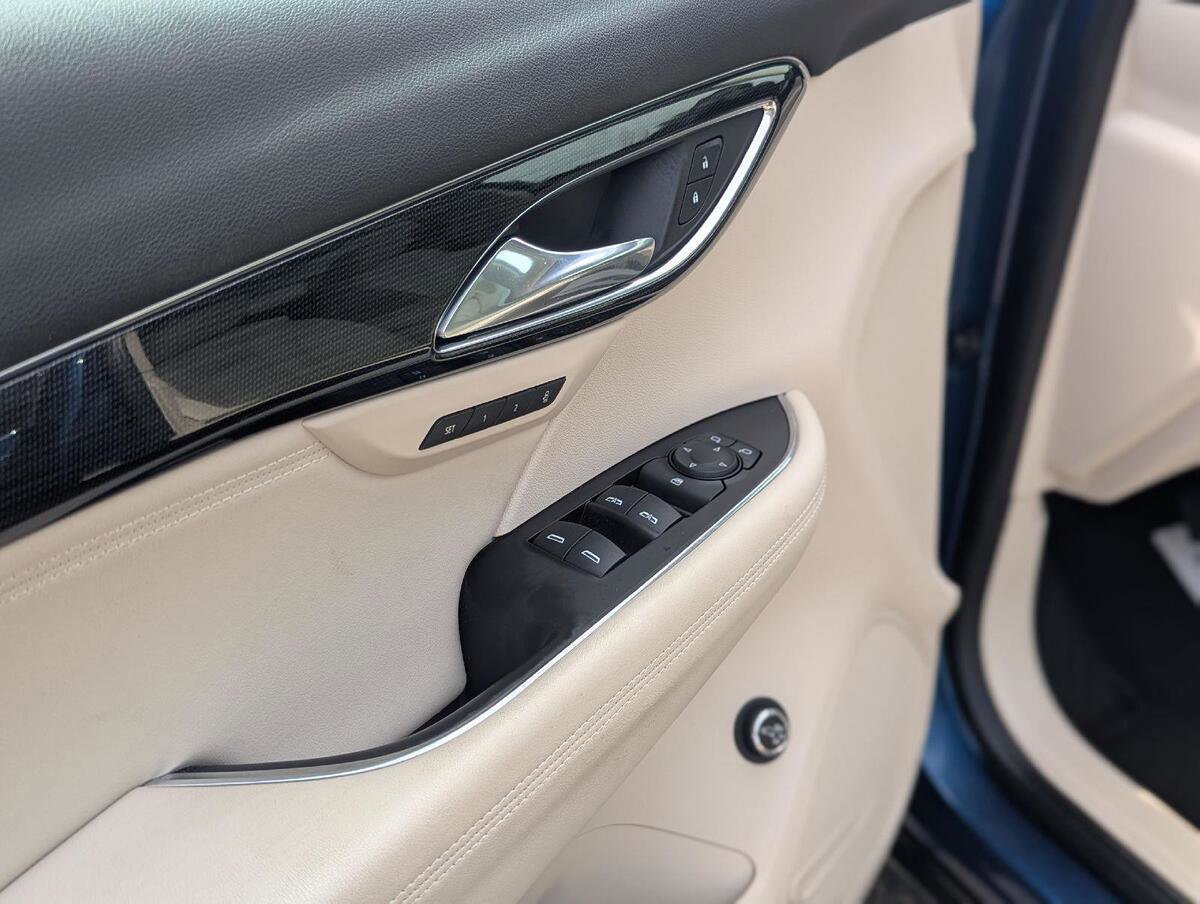 Used 2023 Buick Envision Essence AWD/4WD image 24
