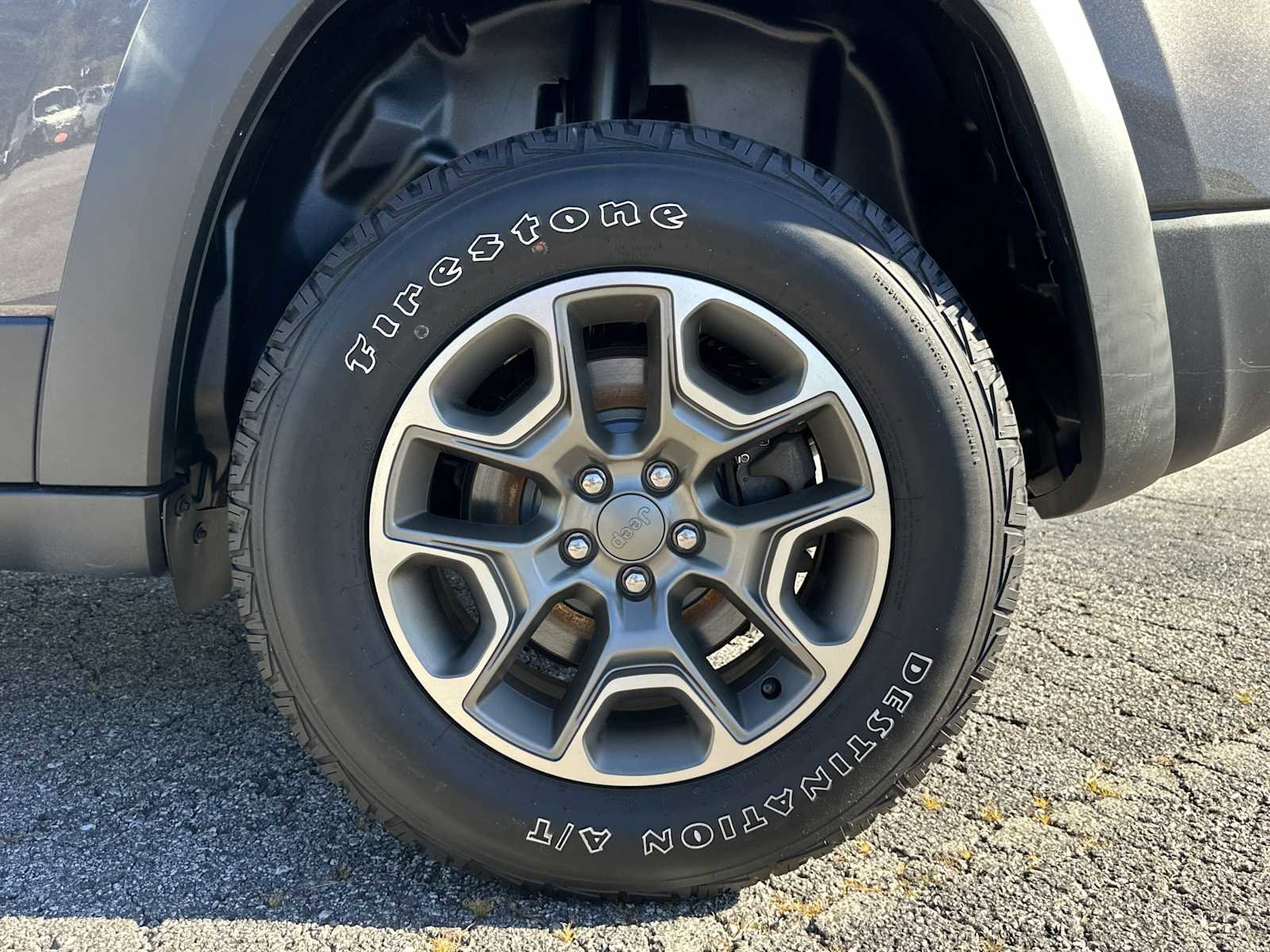 Used 2020 Jeep Cherokee Trailhawk image 19