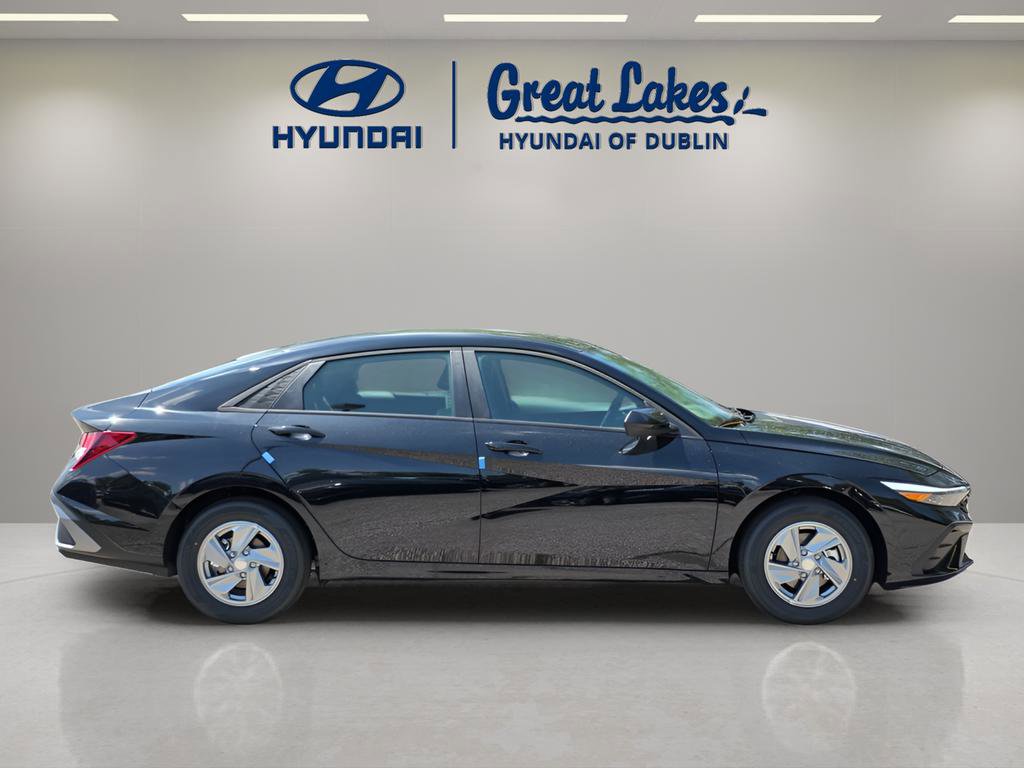 New 2026 Hyundai Elantra SE FWD image 6