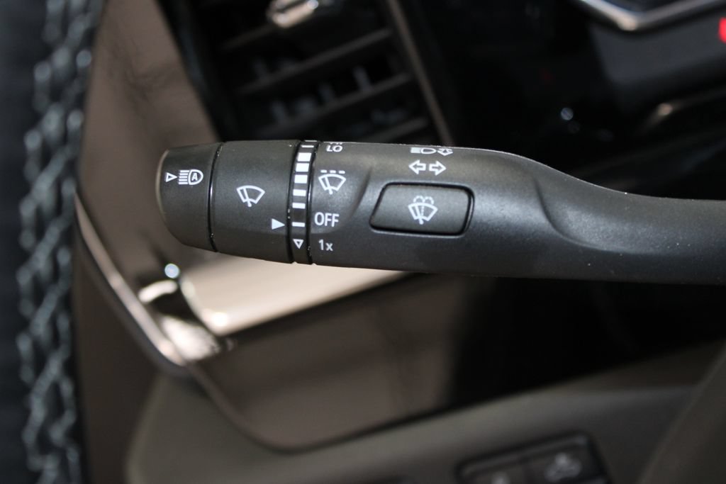 Used 2025 Chevrolet Silverado 1500 High Country AWD/4WD image 42
