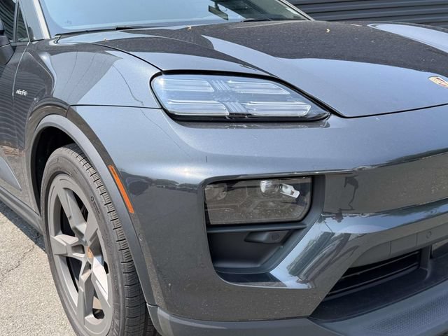 Certified 2024 Porsche Macan 4 Electric AWD/4WD image 12