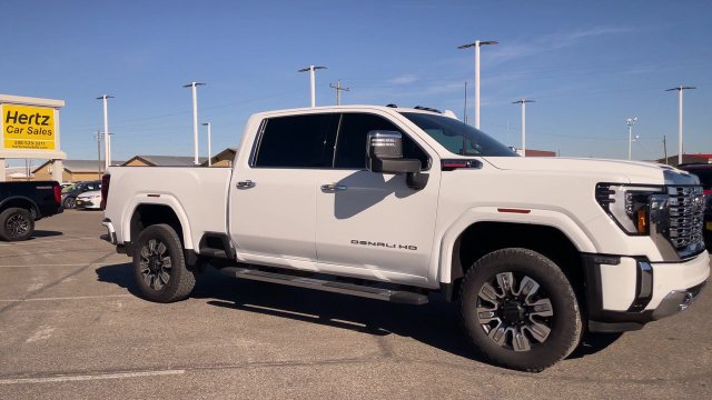 Used 2026 GMC Sierra 3500 Denali w/ Denali Reserve Package AWD/4WD image 3