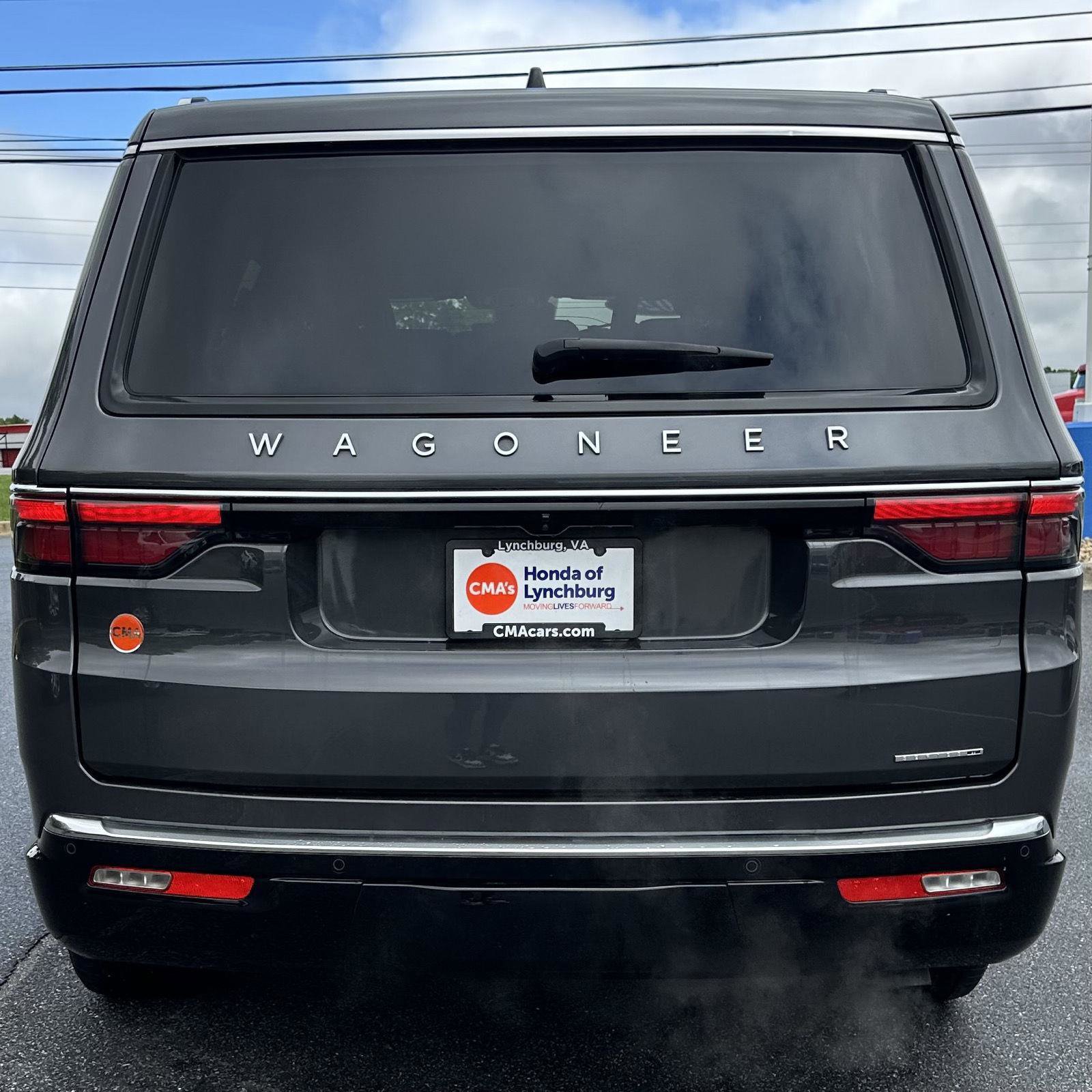 Used 2024 Jeep Wagoneer Series II w/ Flexible Seating Group image 4