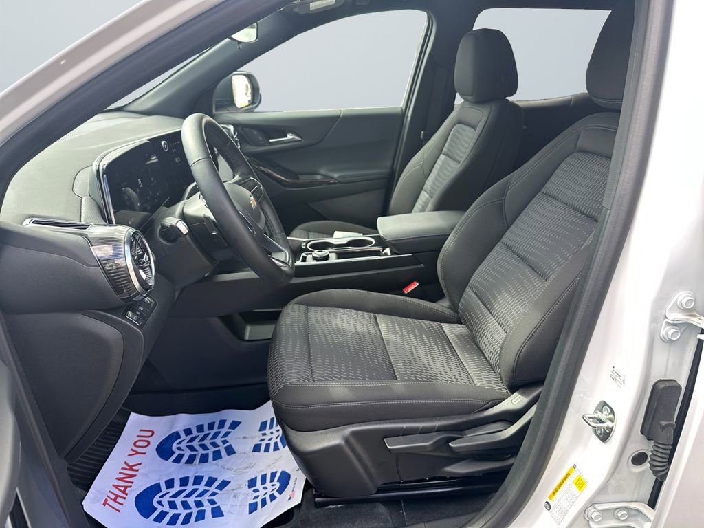 Used 2026 Chevrolet Equinox LT image 9