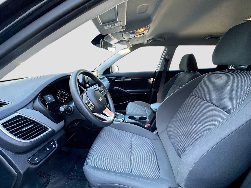 Used 2023 Kia Seltos LX image 19