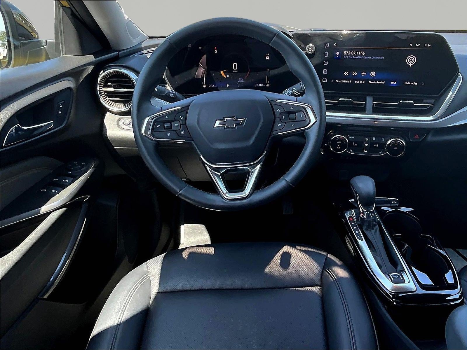 Used 2024 Chevrolet Trax ACTIV w/ Sunroof Package FWD image 8