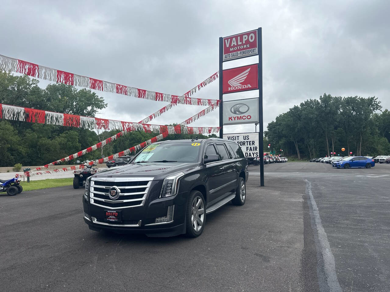 Used 2015 Cadillac Escalade ESV Luxury image 3