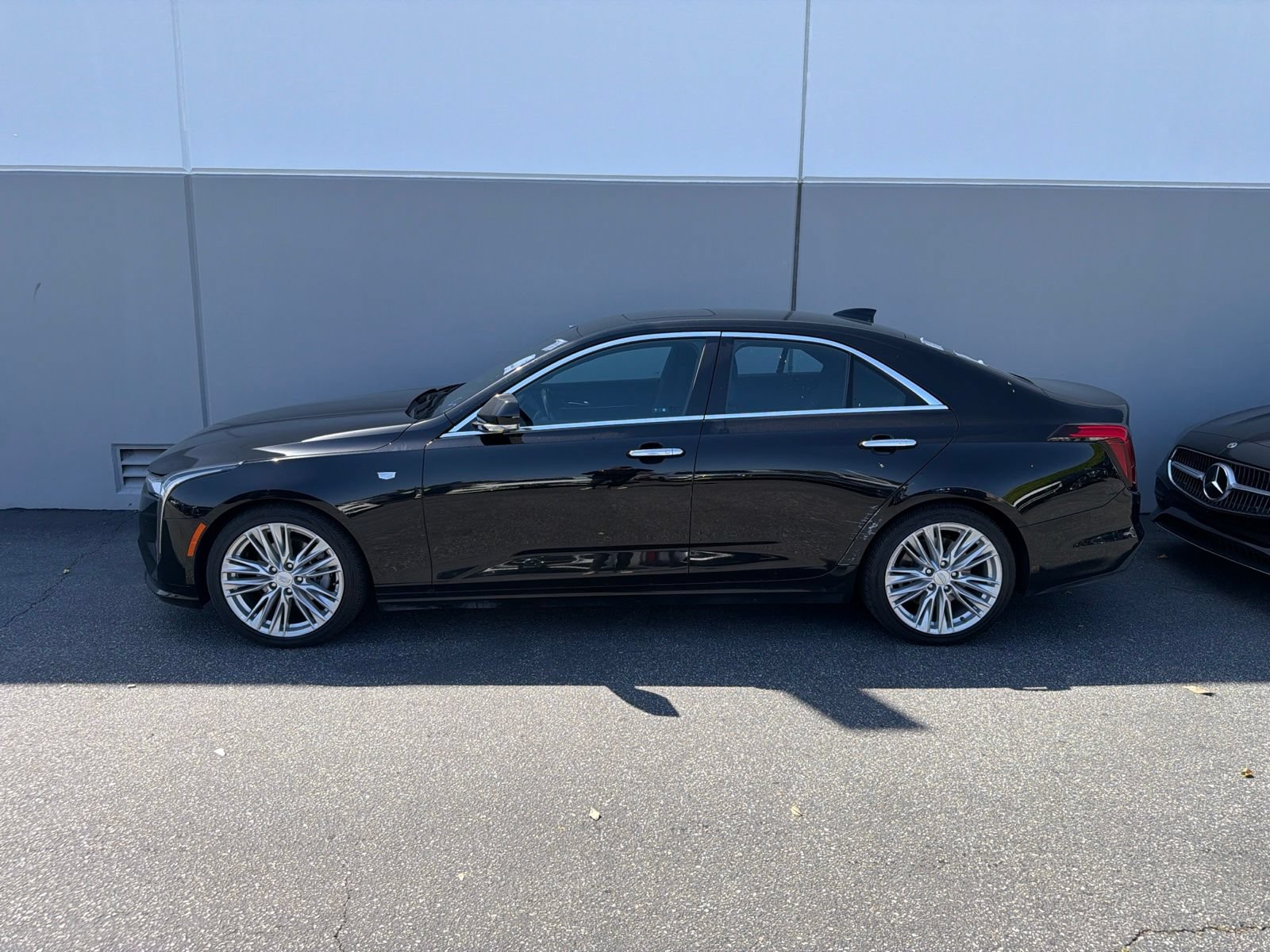 Used 2023 Cadillac CT4 Premium Luxury w/ Climate Package RWD image 2