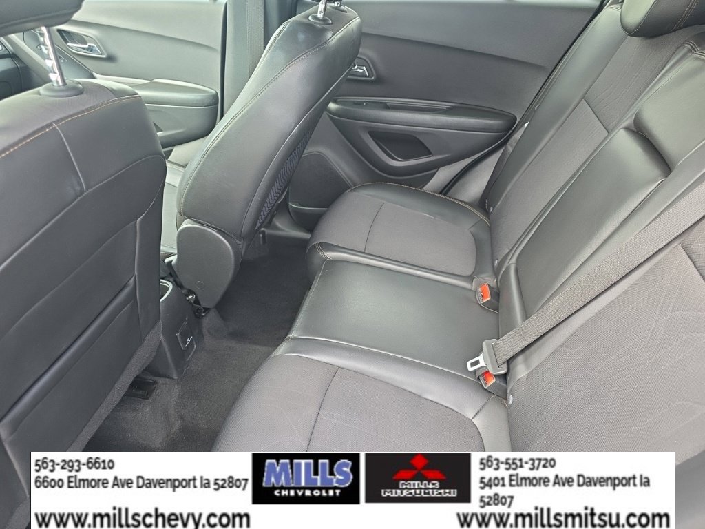 Used 2021 Chevrolet Trax LT w/ LT Convenience Package FWD image 16