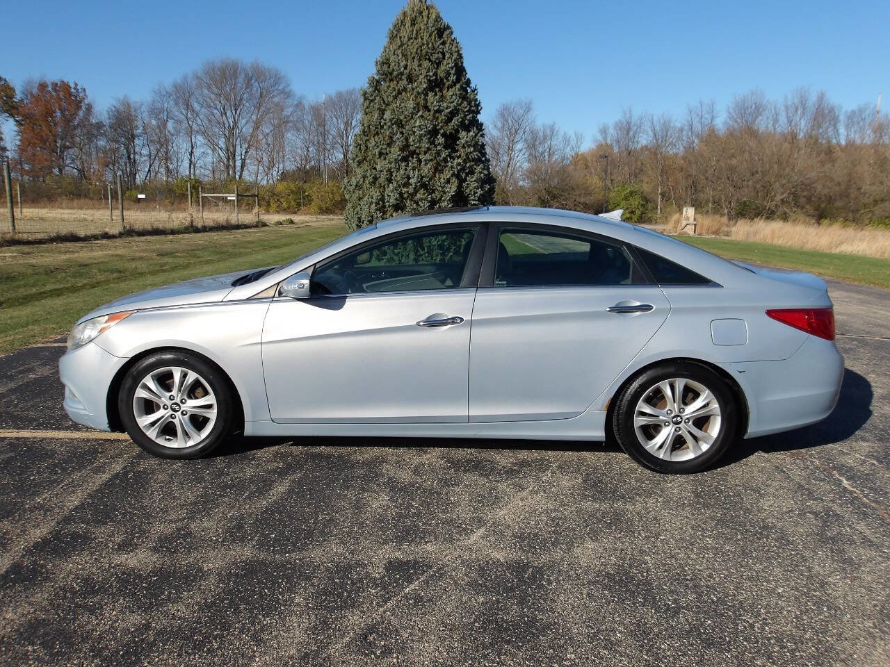 Used 2011 Hyundai Sonata Limited w/ Navigation Pkg 5 image 10