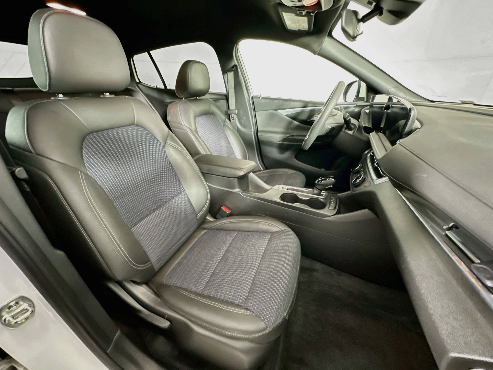 Used 2026 Buick Envista Preferred FWD image 28