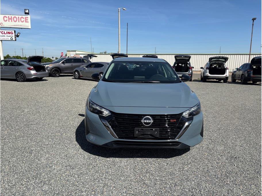 Used 2025 Nissan Sentra SR FWD image 2
