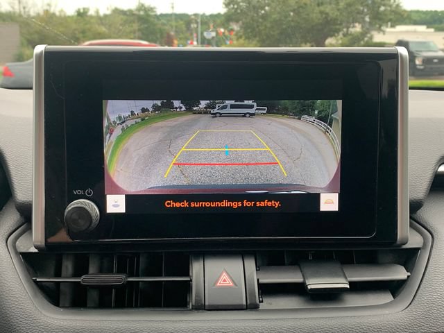 Used 2025 Toyota RAV4 XLE AWD/4WD image 9