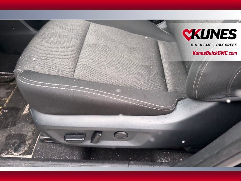 Used 2025 Nissan Rogue SV image 11