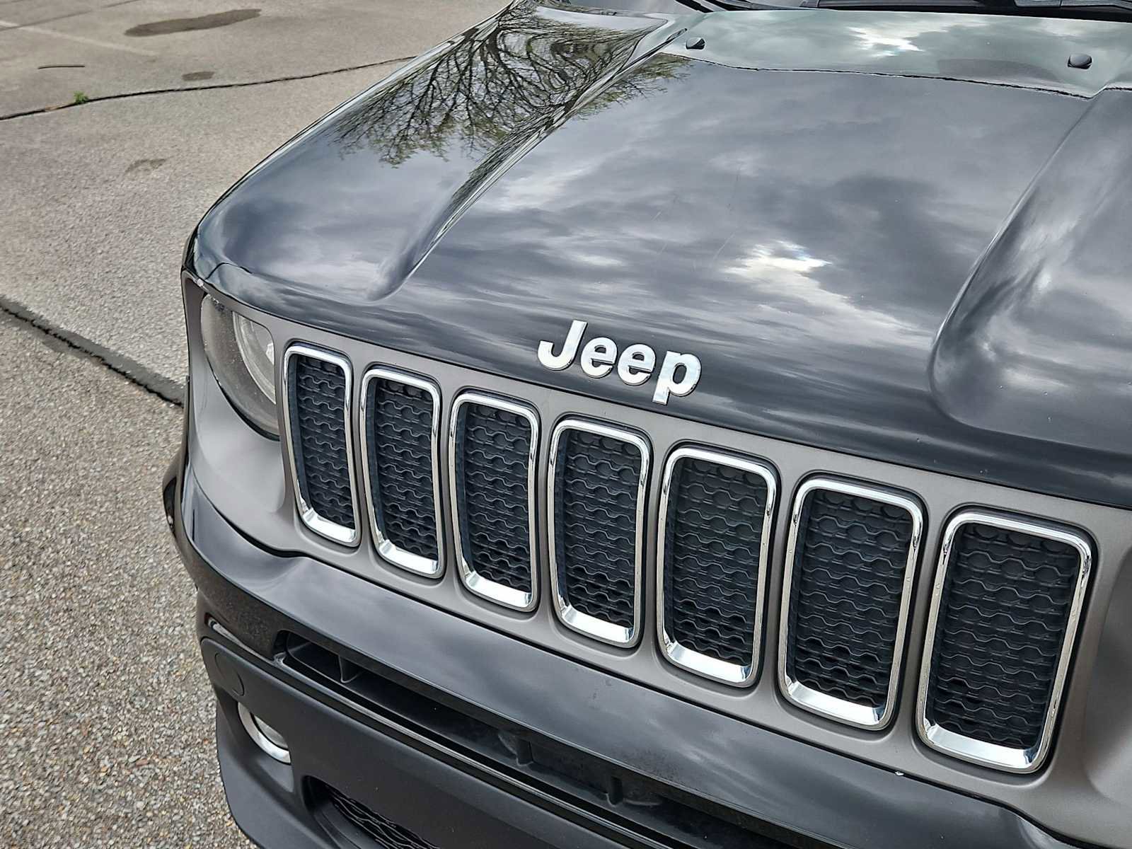 Used 2019 Jeep Renegade Limited w/ UConnect 8.4 Nav Group AWD/4WD image 21
