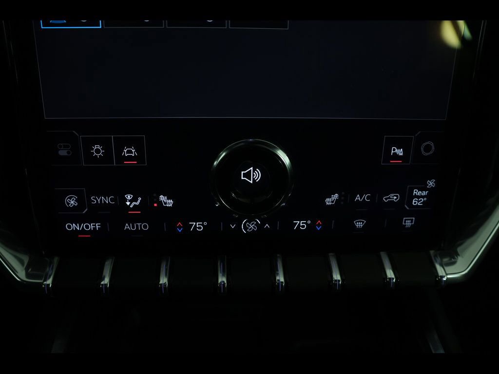 Used 2025 GMC Acadia Elevation image 29