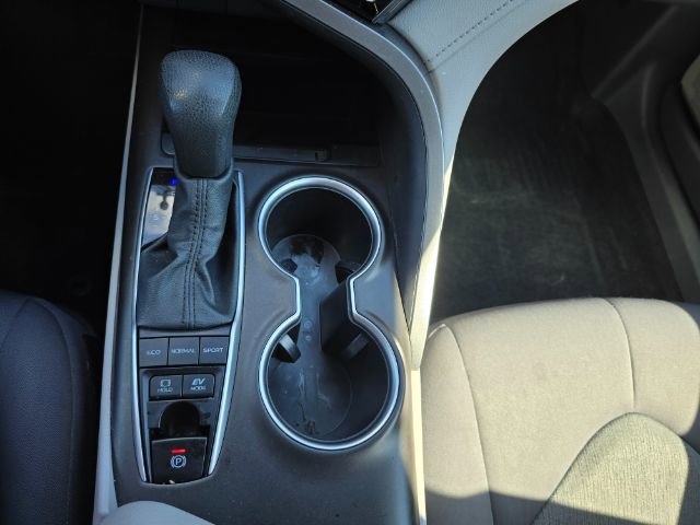 Used 2022 Toyota Camry LE image 22