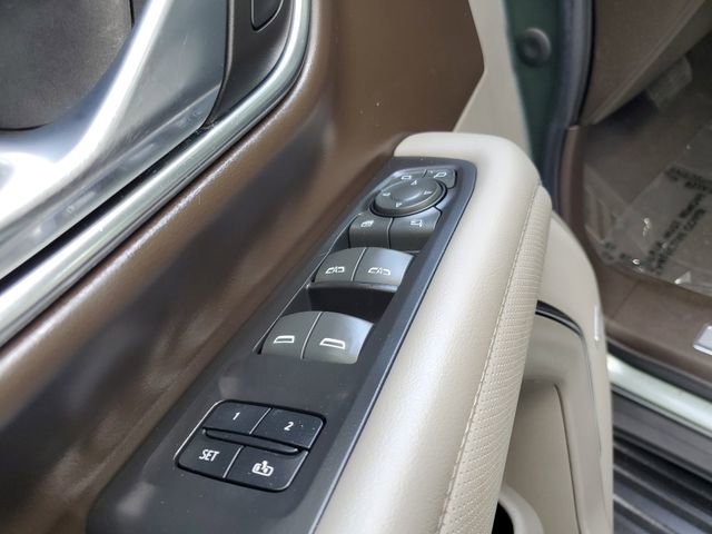Used 2023 GMC Yukon XL SLT w/ SLT Luxury Package RWD image 17