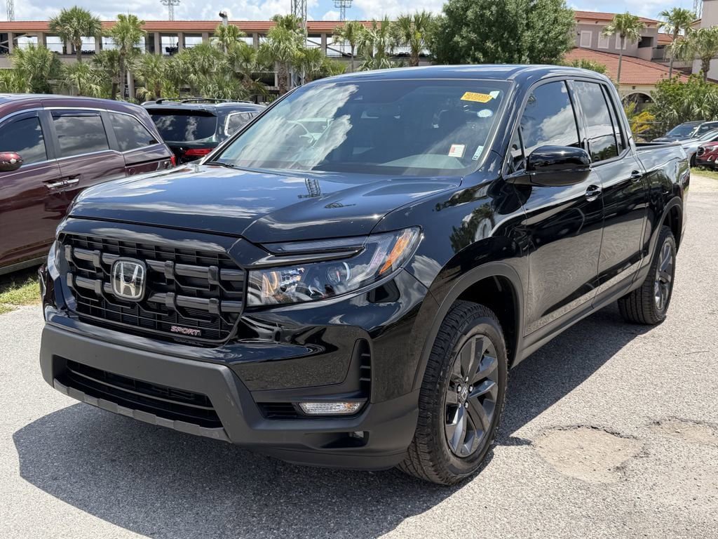 Used 2025 Honda Ridgeline Sport image 9