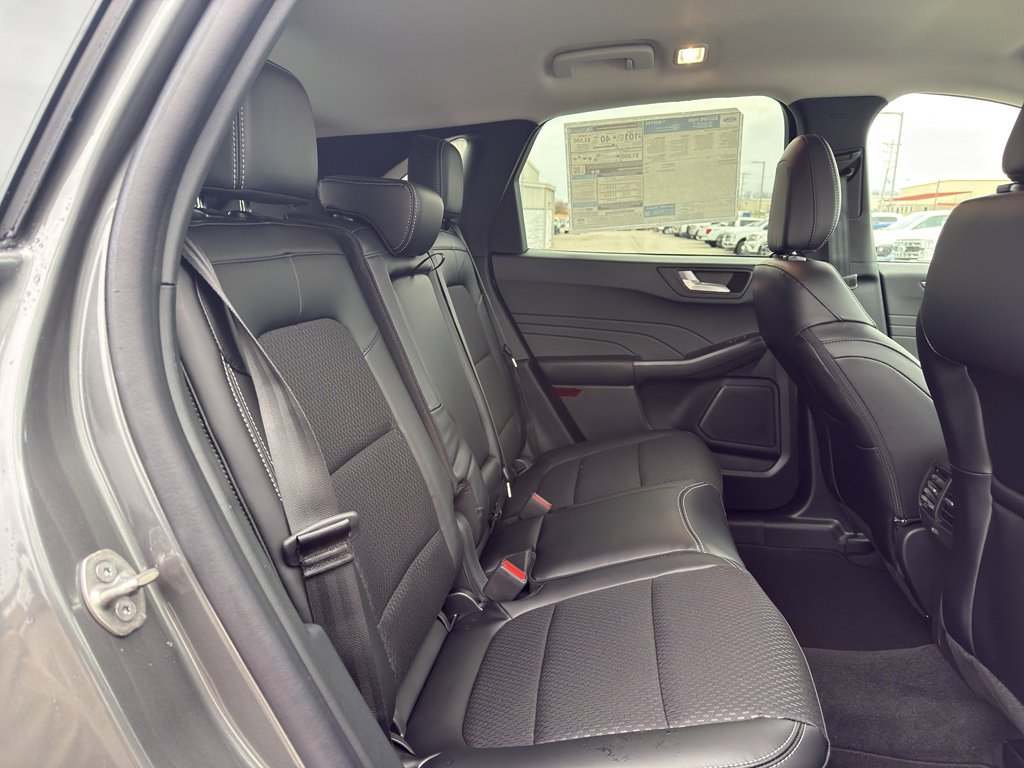 New 2026 Ford Escape SE w/ Class II Trailer Tow Package image 13