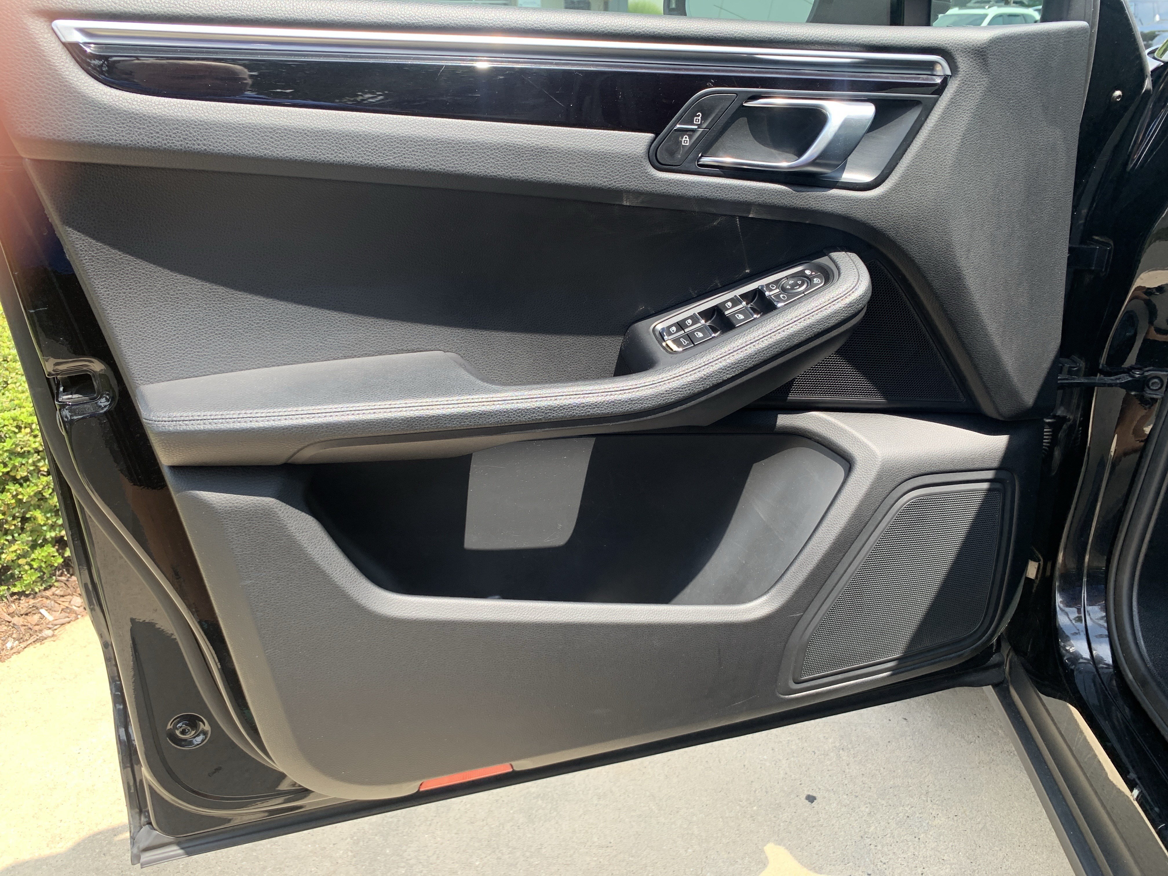 Used 2019 Porsche Macan AWD/4WD image 14