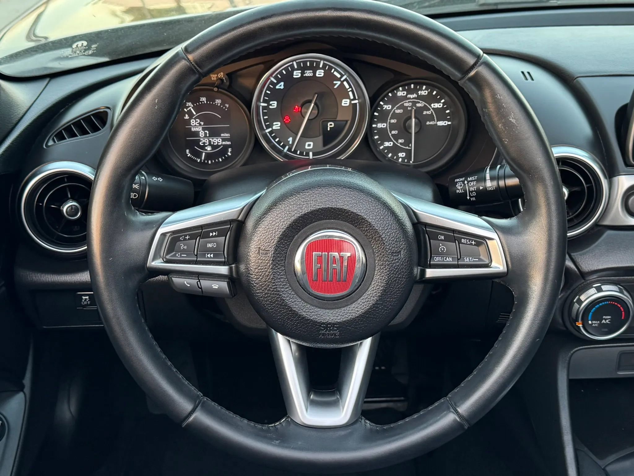 Used 2018 FIAT 124 Spider Classica RWD image 32