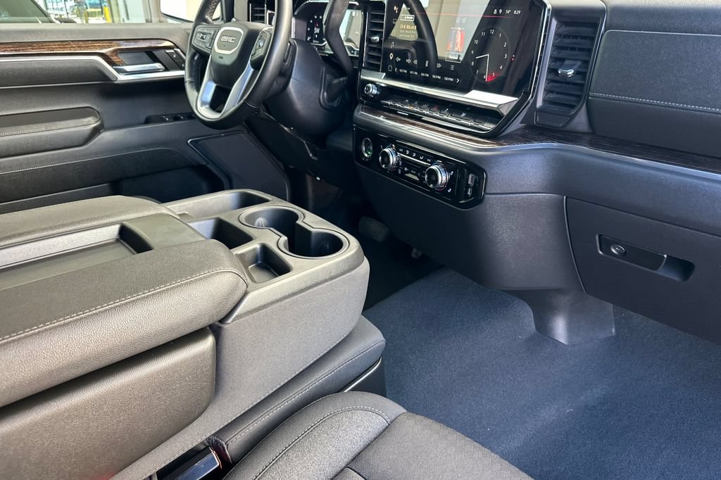 Used 2023 GMC Sierra 1500 SLE AWD/4WD image 16