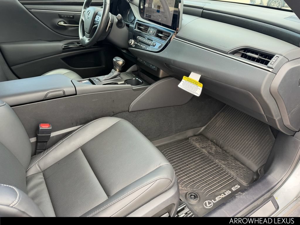 Used 2025 Lexus ES 300h w/ Premium Package FWD image 14