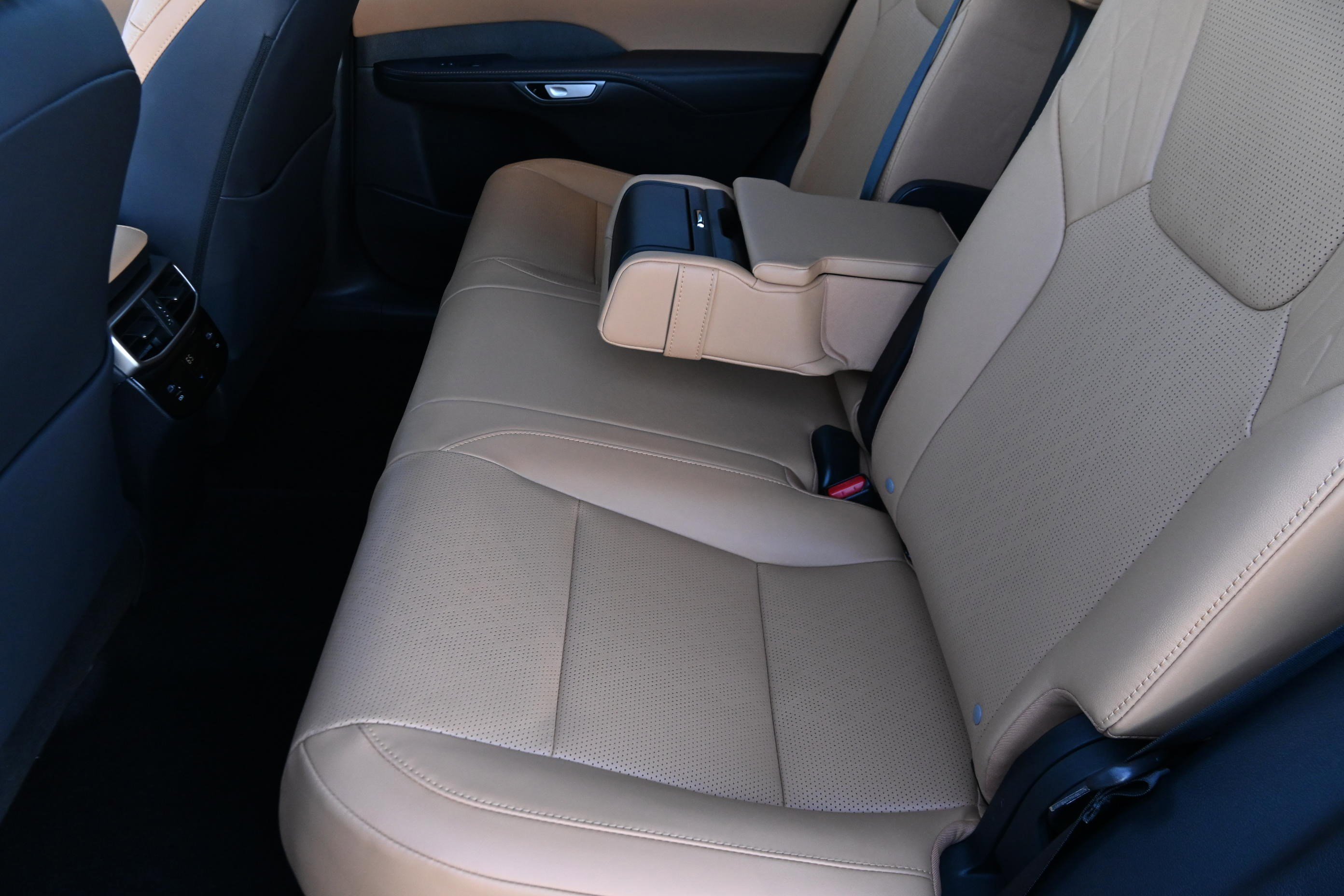 Used 2026 Lexus RX 350 Premium Plus w/ Accessory Package (Z1) image 9