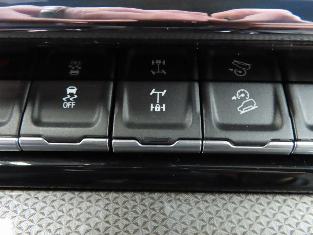 Used 2024 Chevrolet Silverado 2500 ZR2 w/ Technology Package image 71