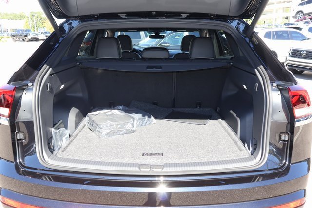 New 2026 Volkswagen Atlas Cross Sport SEL Premium R-Line image 16