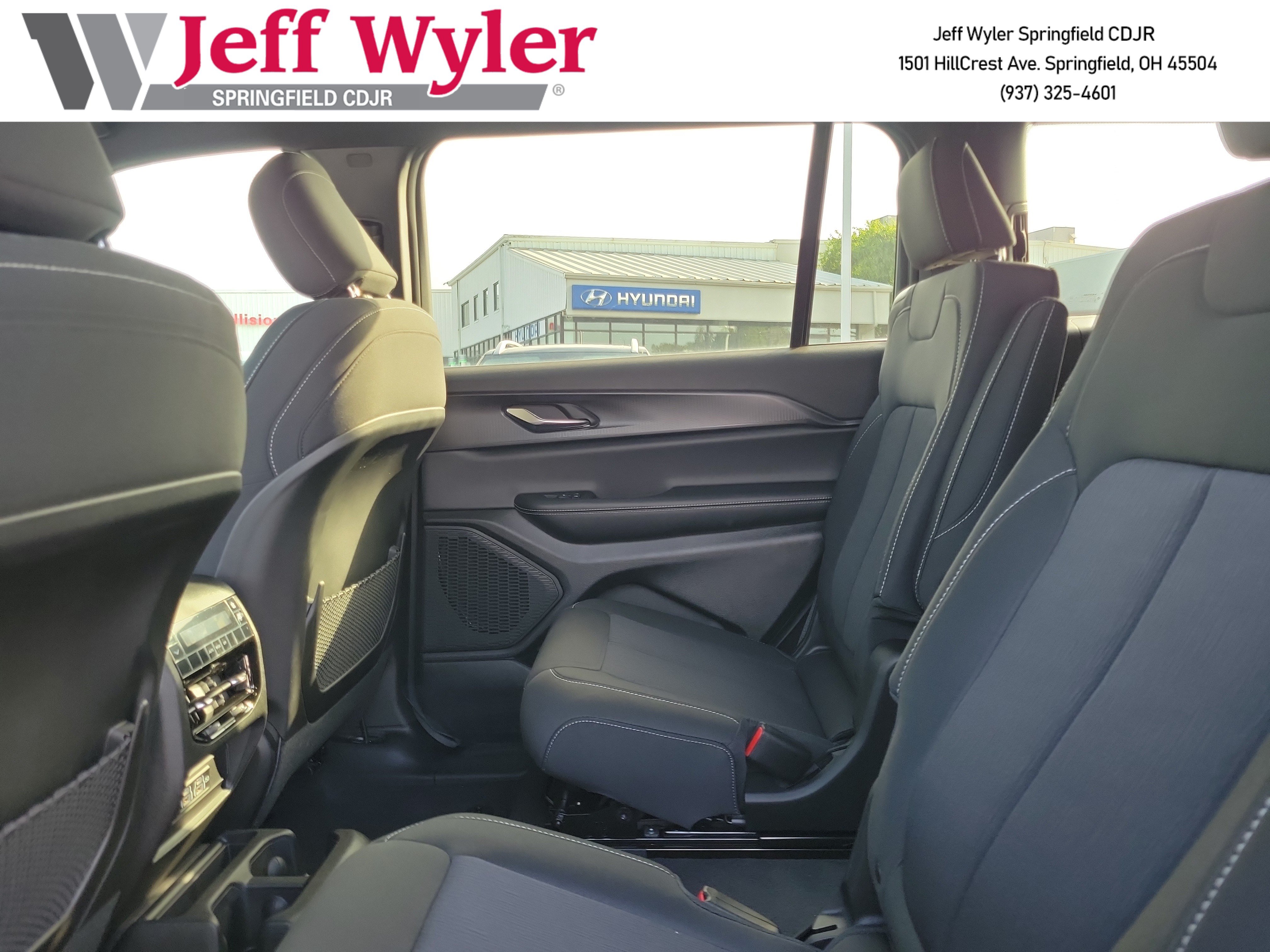 New 2026 Jeep Grand Cherokee L Laredo AWD/4WD image 16