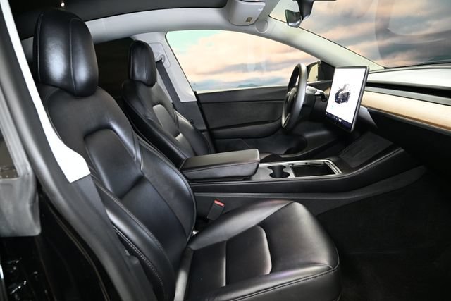 Used 2022 Tesla Model Y Long Range AWD/4WD image 57