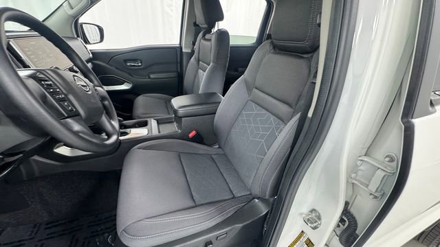 Used 2025 Nissan Frontier SV AWD/4WD image 10