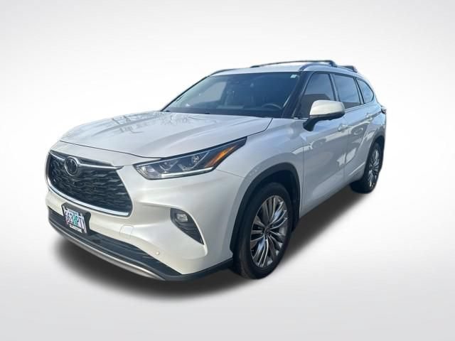Used 2024 Toyota Highlander Platinum AWD/4WD image 4