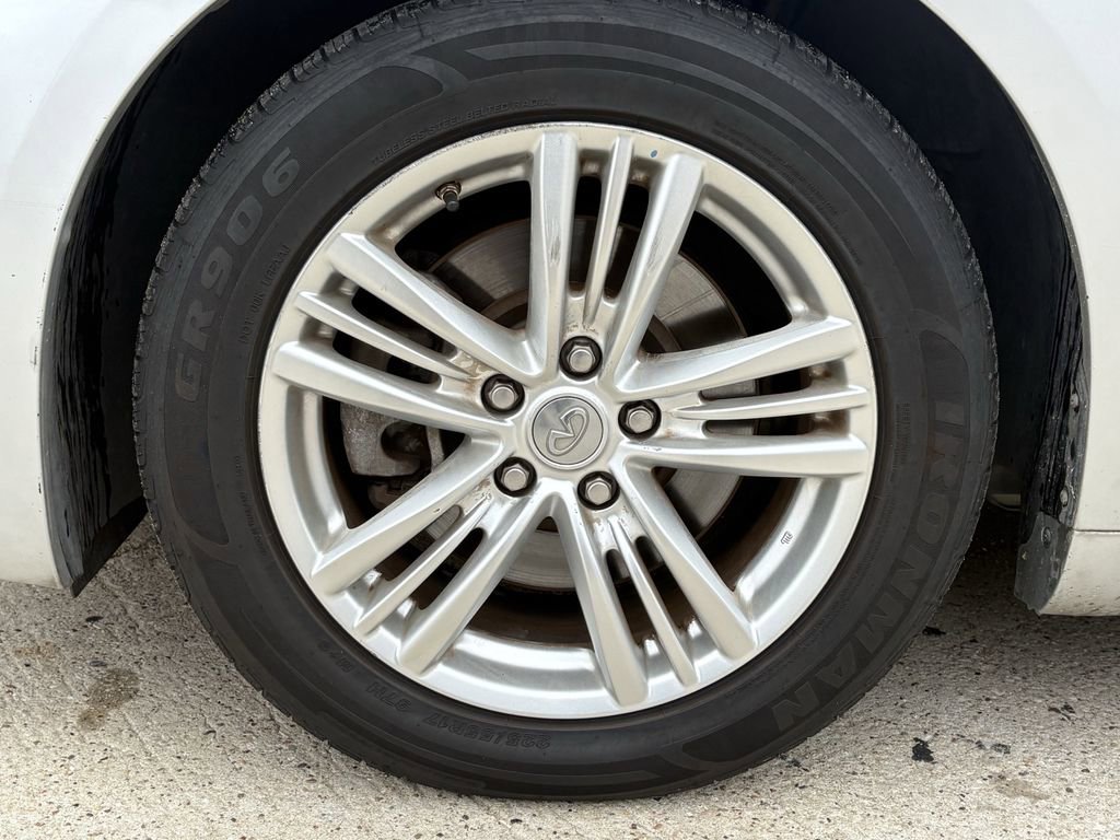 Used 2011 INFINITI G37 Journey RWD image 9