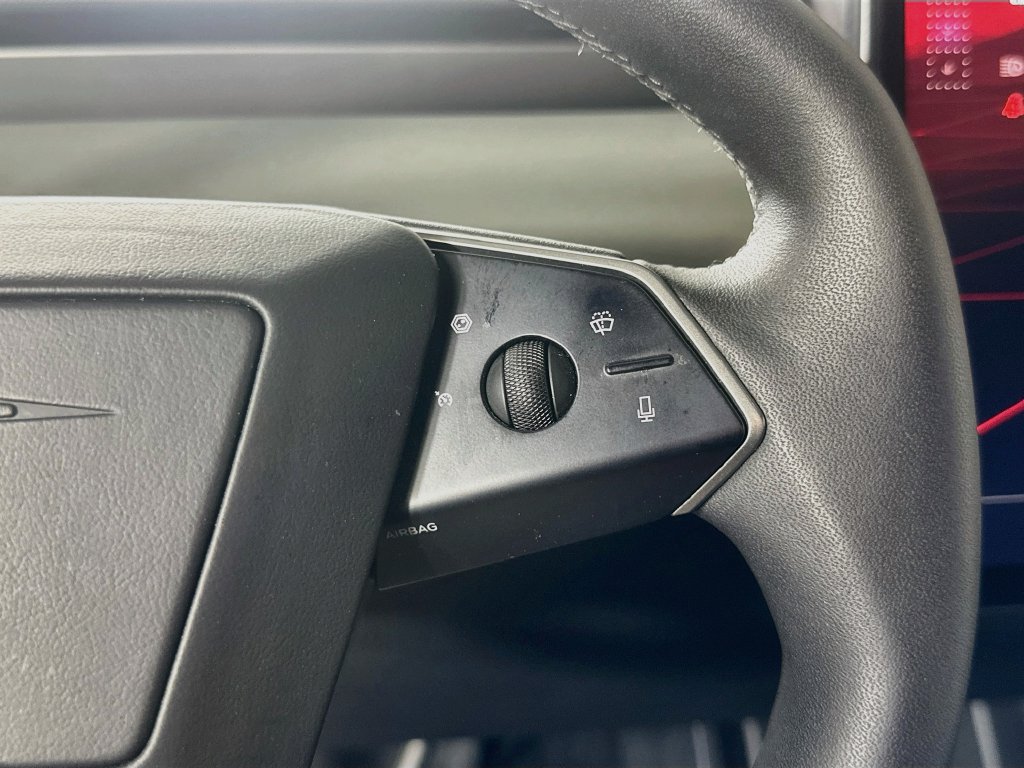 Used 2025 Tesla Cybertruck AWD Crew Cab image 24