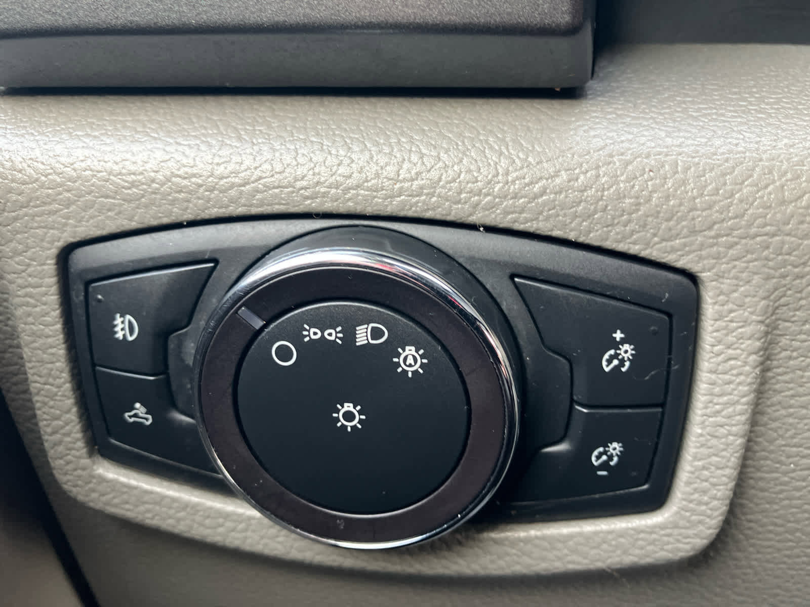 Used 2018 Ford F150 XLT image 14