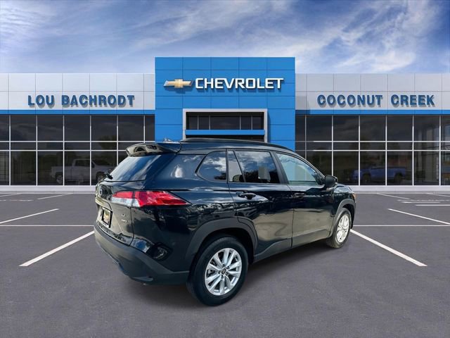 Used 2024 Toyota Corolla Cross LE image 8