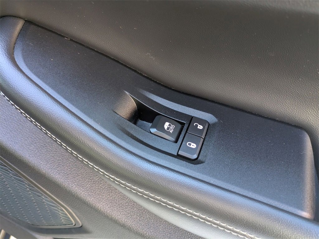 Used 2024 Jeep Grand Cherokee L Laredo image 35