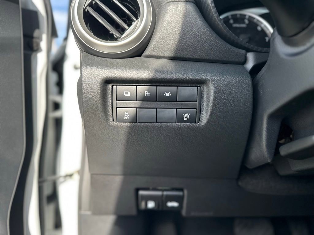 Used 2025 Nissan Versa S w/ Trunk Package image 24