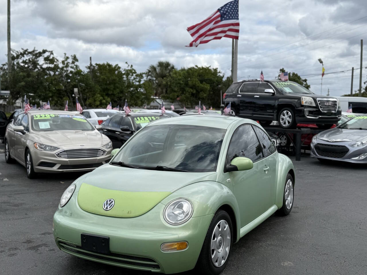 Used 2002 Volkswagen Beetle GL image 2