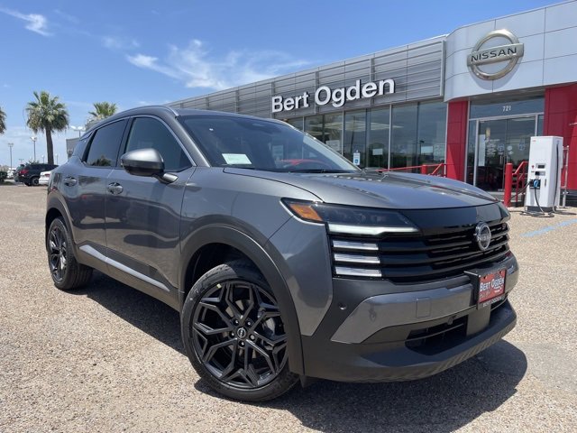 New 2025 Nissan Kicks SR w/ SR Premium Package