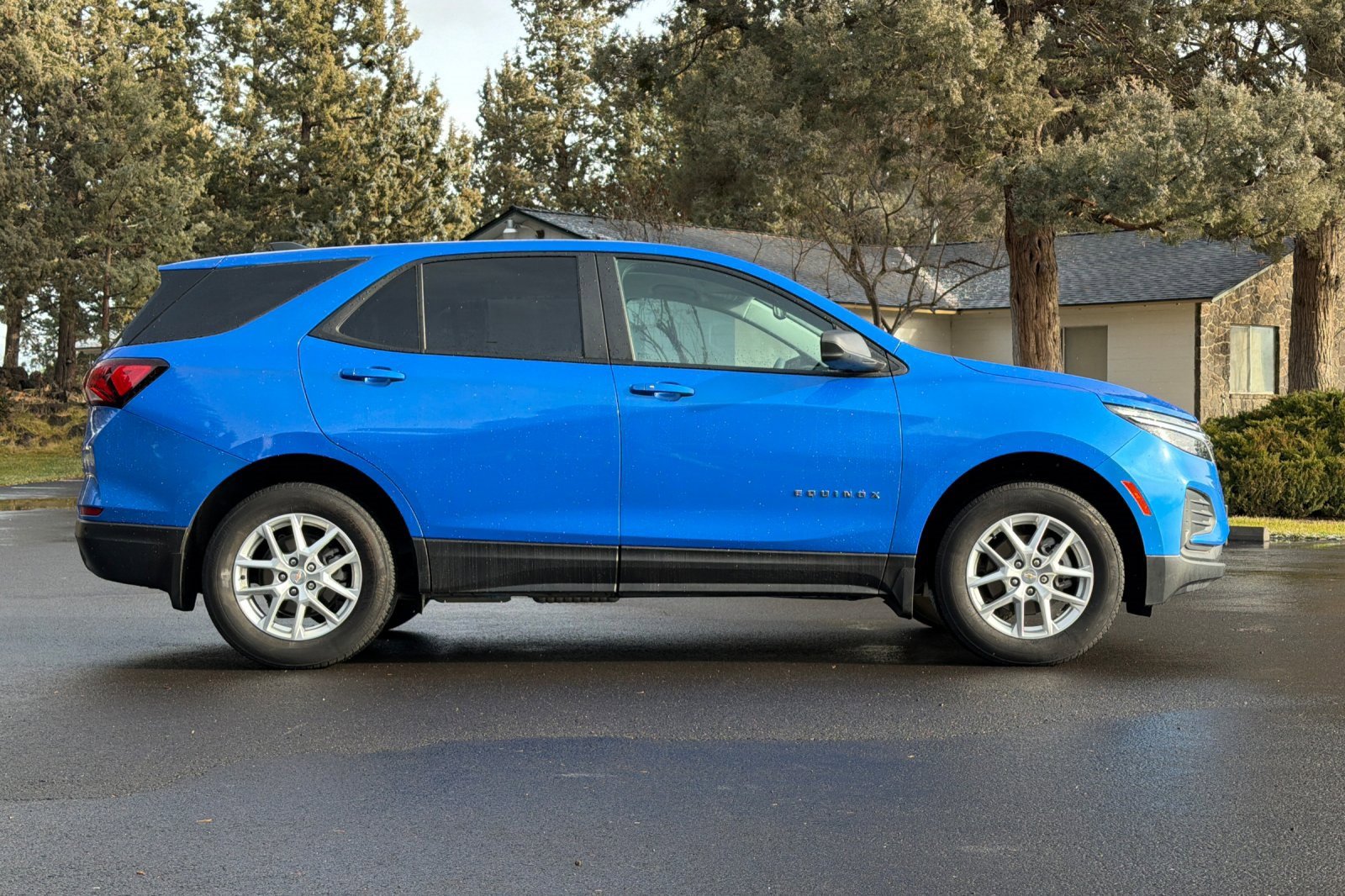 Used 2024 Chevrolet Equinox LS w/ LS Convenience Package image 3