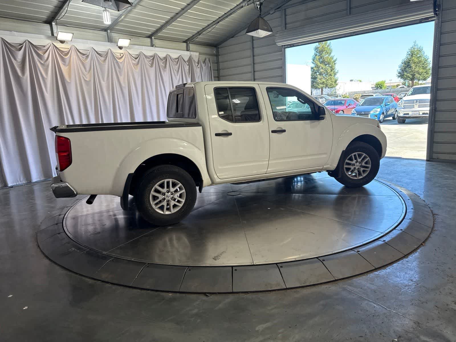 Used 2020 Nissan Frontier SV AWD/4WD image 4